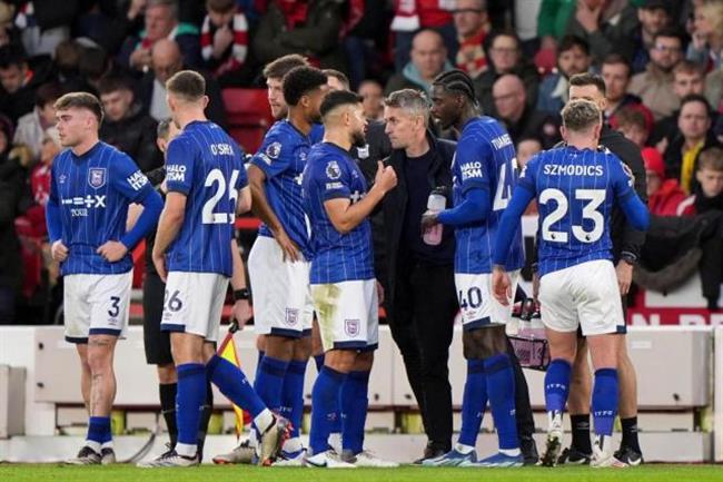 Ipswich vs Crystal Palace: Cuộc chiến nửa dưới BXH 1 Cuộc đối đầu cân bằng giữa Ipswich và Crystal Palace trong trận chiến trụ hạng